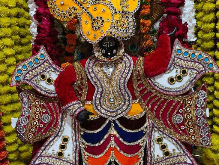 सांवलिया सेठ के स्वरूप में दिखे शिव शंकर:हजारेश्वर महादेव मंदिर में उमड़ा जन सैलाब, फूलों से सजी झांकी ने मोहा भक्तों का मन