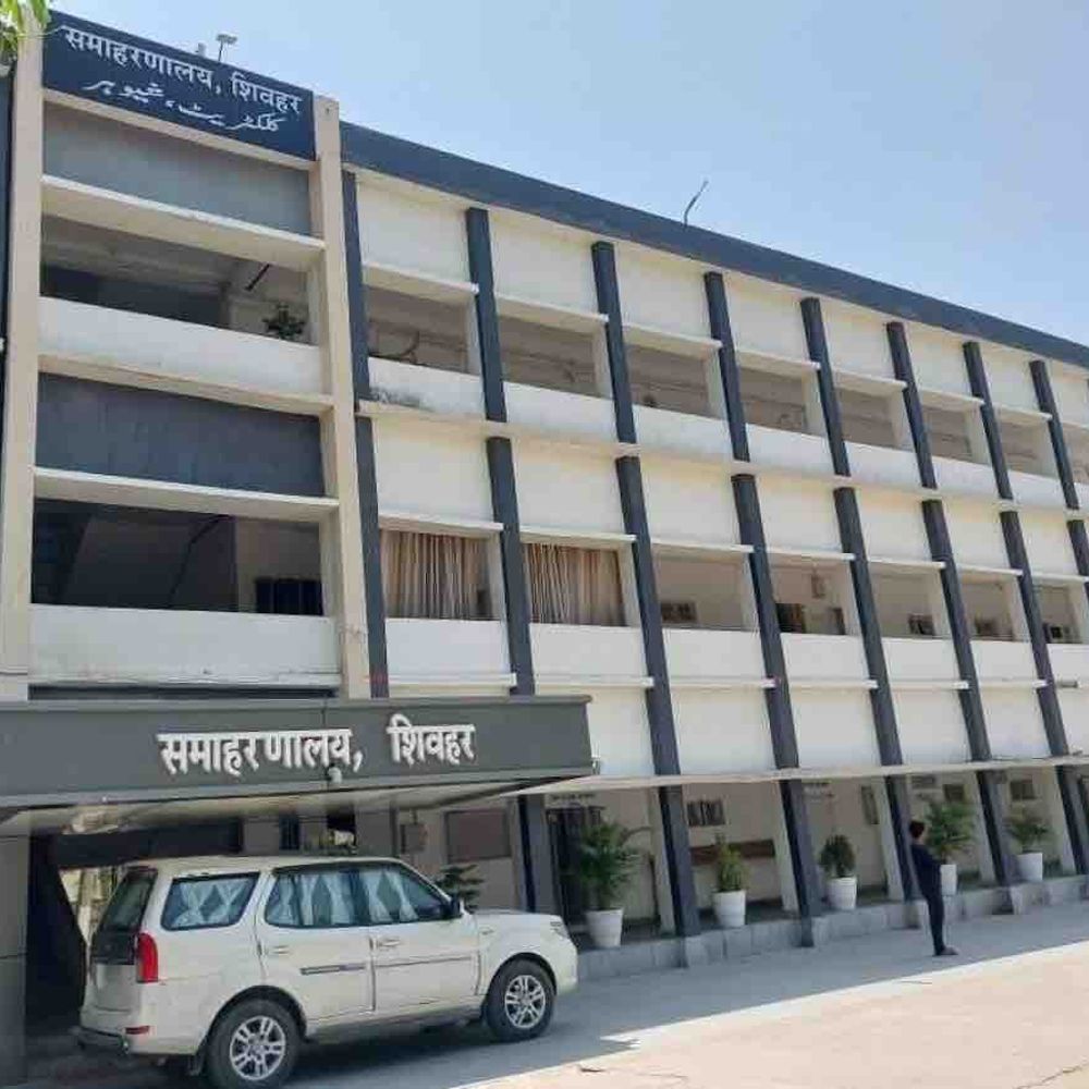 मतदाता पुनरीक्षण में लापरवाही पर कार्रवाई:शिवहर में 11 BLO का वेतन रोका, DM ने शो-कॉज नोटिस किया जारी