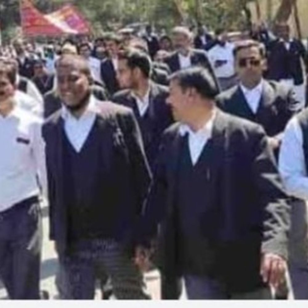 बार एसोसिएशन चुनाव : चुनाव प्रचार पर रोक:23 को मतदान, बार के अध्यक्ष, उपाध्यक्ष, महासचिव समेत 28 सदस्यीय कार्यकारिणी का चुनाव