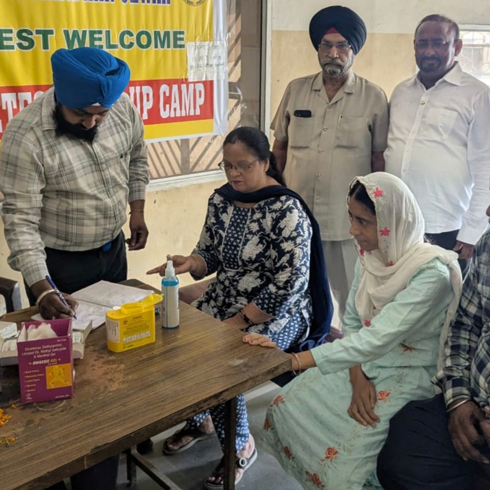 कैंप म‌ें 75 लोगों ने करवाई शुगर की जांच