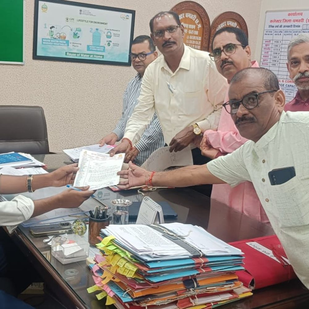 सेलून व्यवसाय को संरक्षित करने कलेक्टर को ज्ञापन