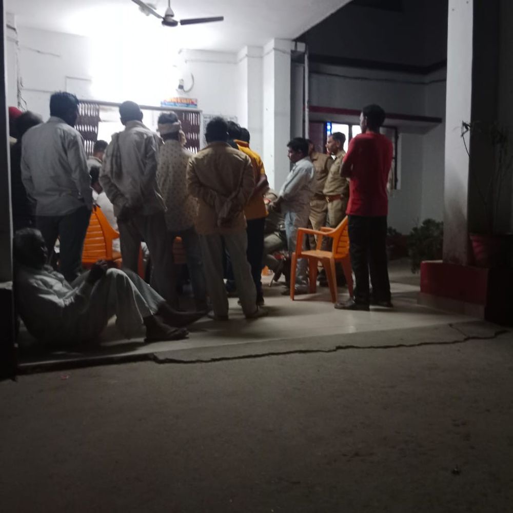 फतेहपुर में युवक ने की आत्महत्या:प्रेमिका पर ब्लैकमेलिंग और लाखों की ठगी का आरोप, केस दर्ज