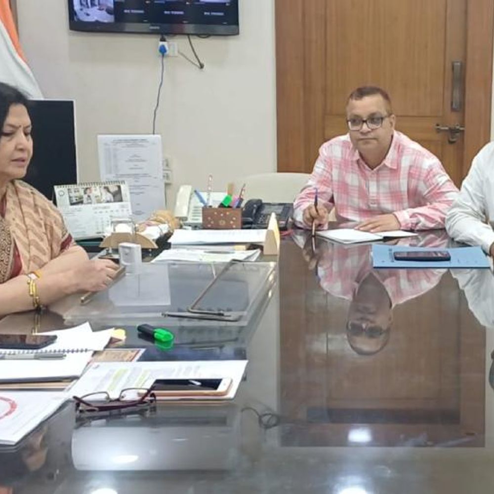 सीसीएसयू के पेट्रोल बम प्रकरण की दो कमेटी करेंगी जांच:कुलपति के एक्शन से छात्रावासों में खलबली, कुलपति बोली- गलत देखने वाले भी दोषी